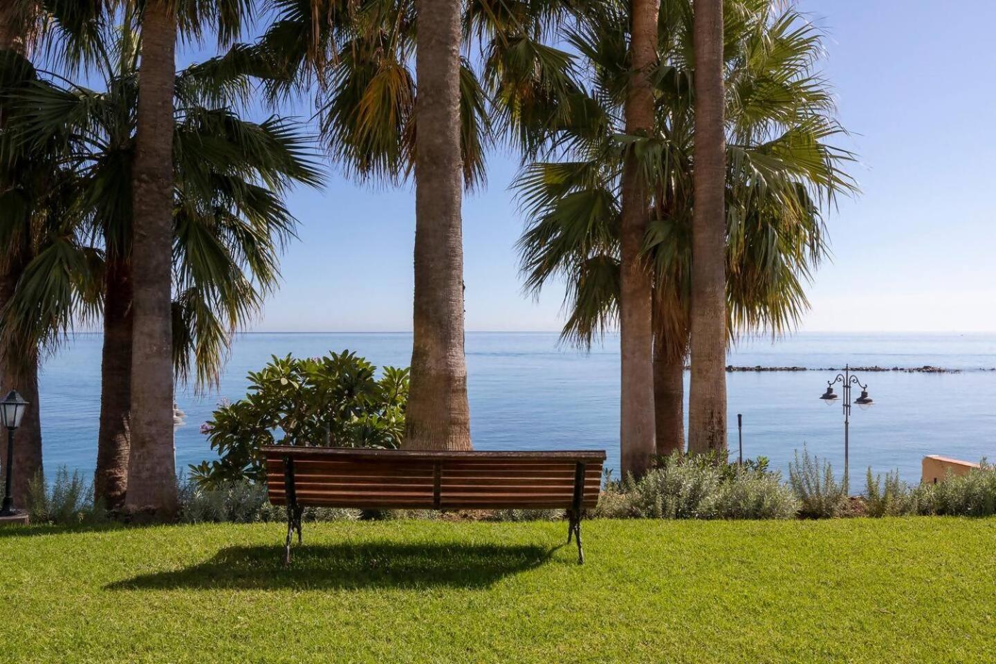 Stunning Apartment 50 Meters From The Sea 贝纳尔马德纳 外观 照片