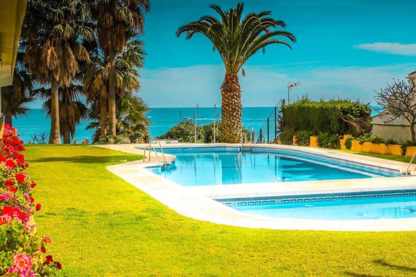 Stunning Apartment 50 Meters From The Sea 贝纳尔马德纳 外观 照片